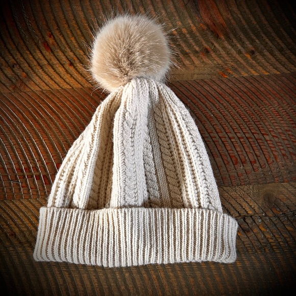Joules Clothing Great Britain Cable-Knit Ivory Bobble Pom Hat Beanie One Size - Picture 2 of 3